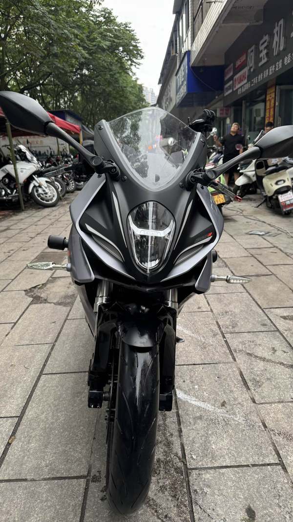 二手贝纳利龙卷风 Tornado 302R