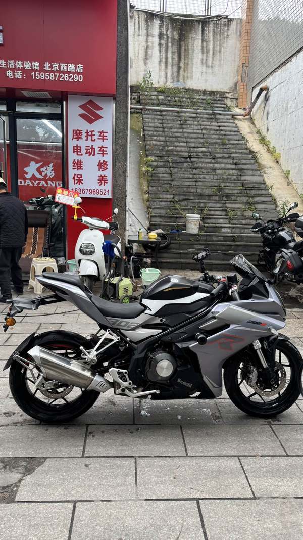 二手贝纳利龙卷风 Tornado 302R