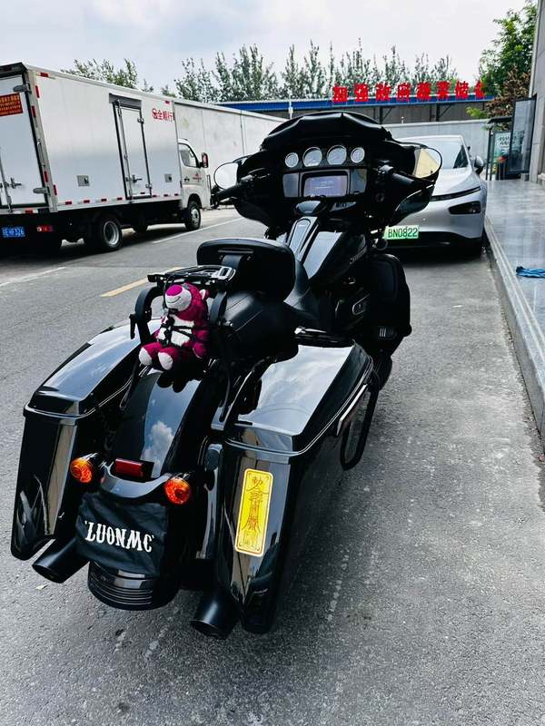 二手哈雷戴维森大道滑翔 Street Glide