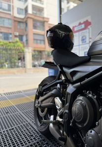 二手凯旋Trident 660