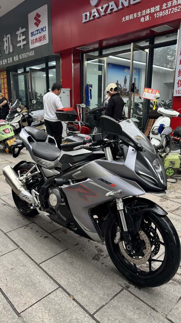 二手贝纳利龙卷风 Tornado 302R