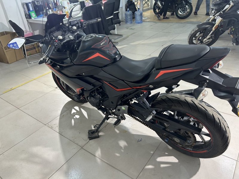 二手豪爵铃木GSX250R