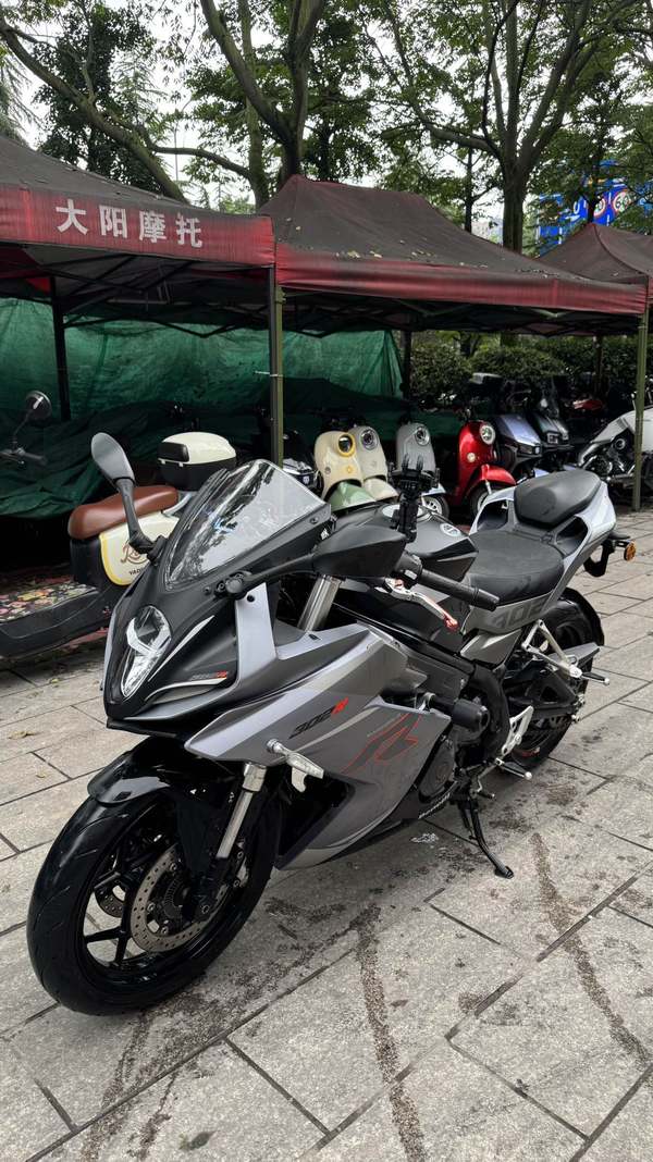 二手贝纳利龙卷风 Tornado 302R