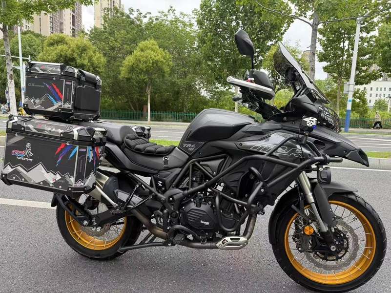 二手贝纳利金鹏 TRK502