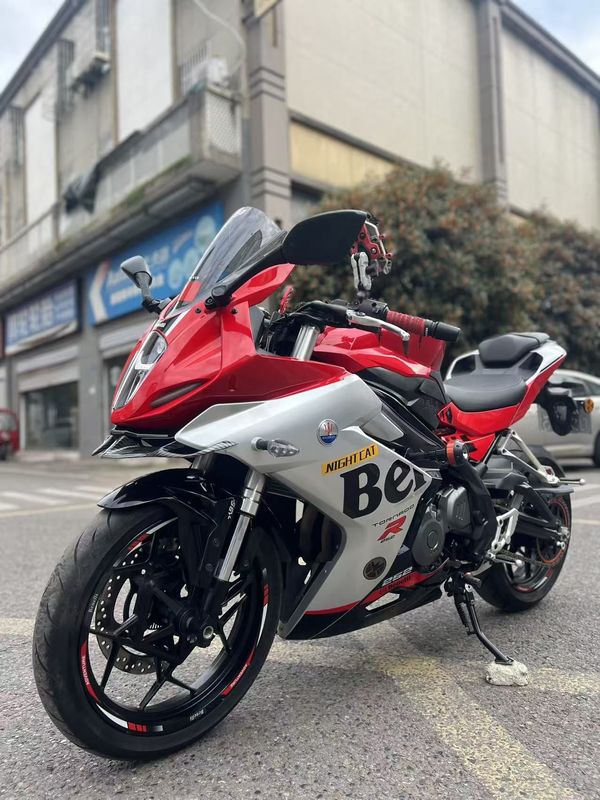 二手贝纳利龙卷风 Tornado 252R