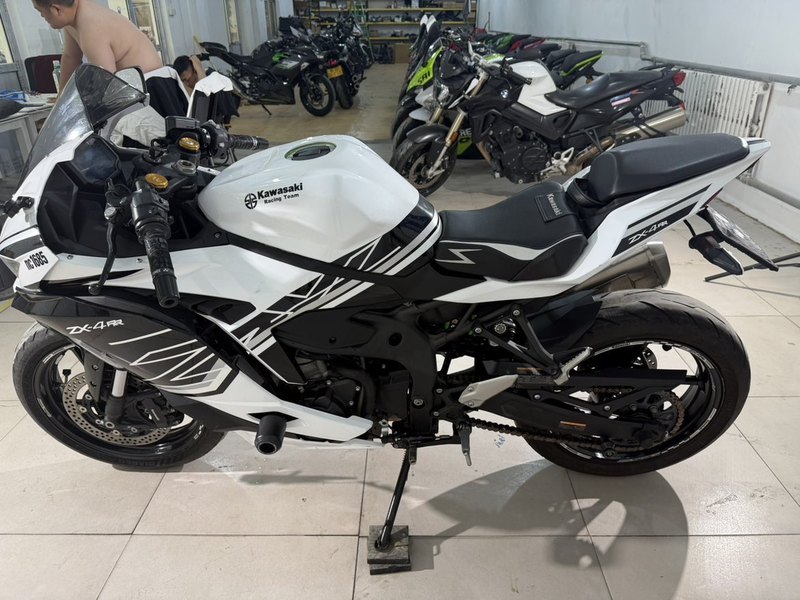 二手川崎ZX-4R