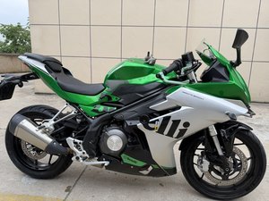 二手贝纳利龙卷风 Tornado 252R