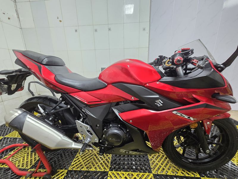 二手豪爵铃木GSX250R