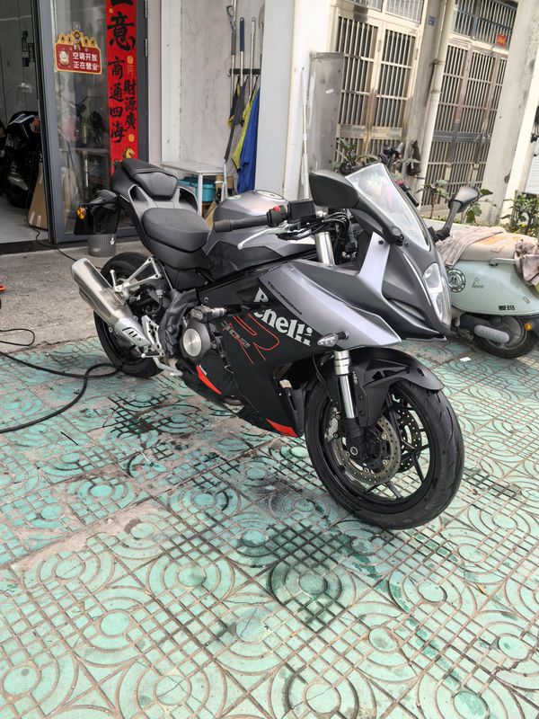 二手贝纳利龙卷风 Tornado 302R