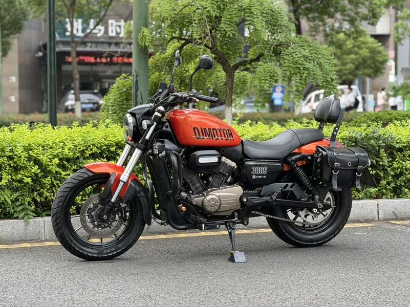 二手QJMOTOR闪300