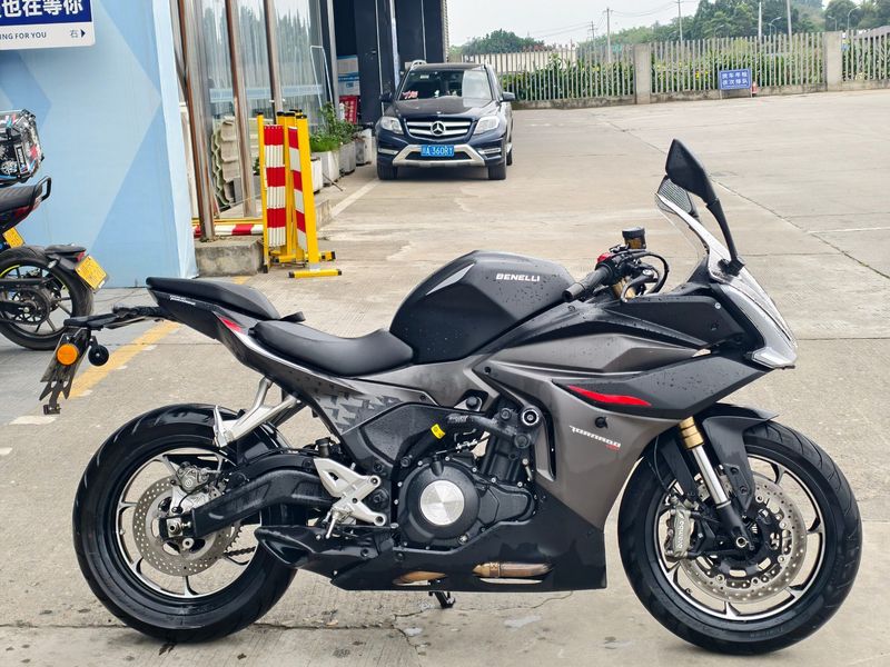 二手贝纳利龙卷风 Tornado 552R