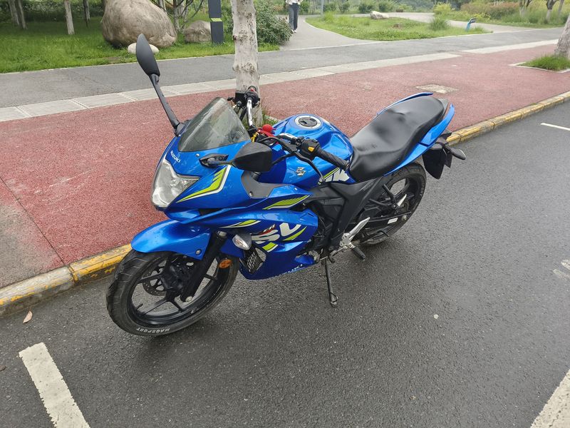 二手济南铃木极客飒 Gixxer 155