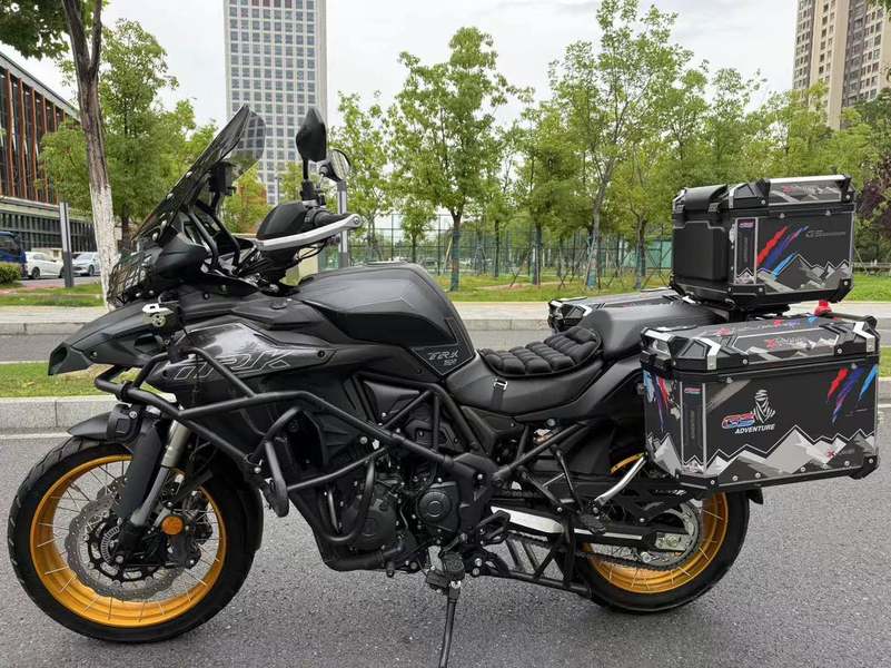 二手贝纳利金鹏 TRK502