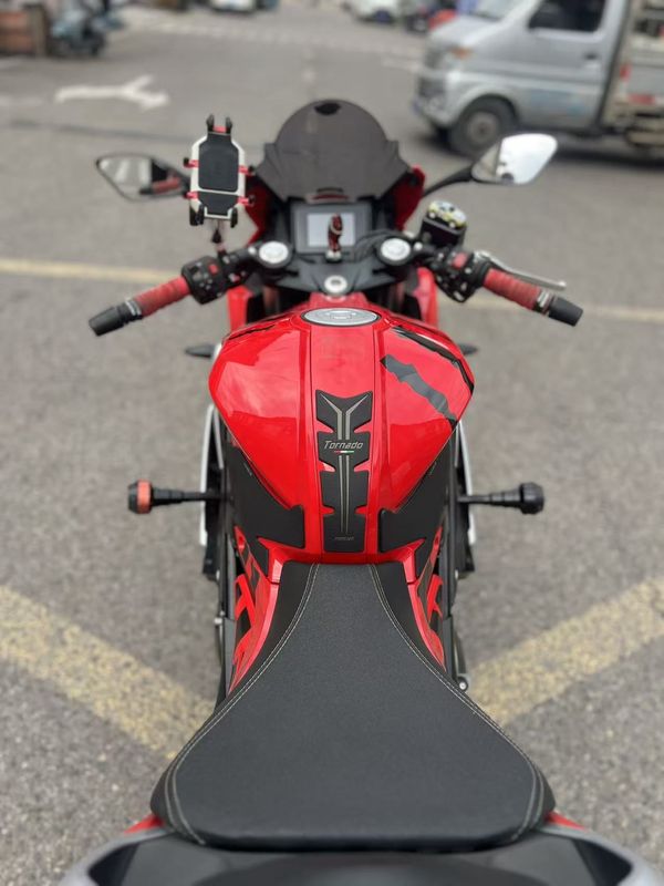 二手贝纳利龙卷风 Tornado 252R
