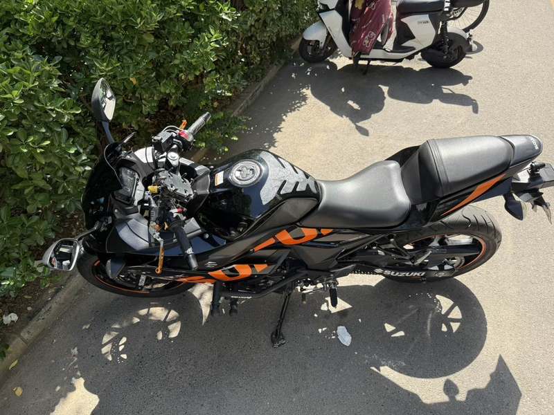 二手豪爵铃木GSX250R