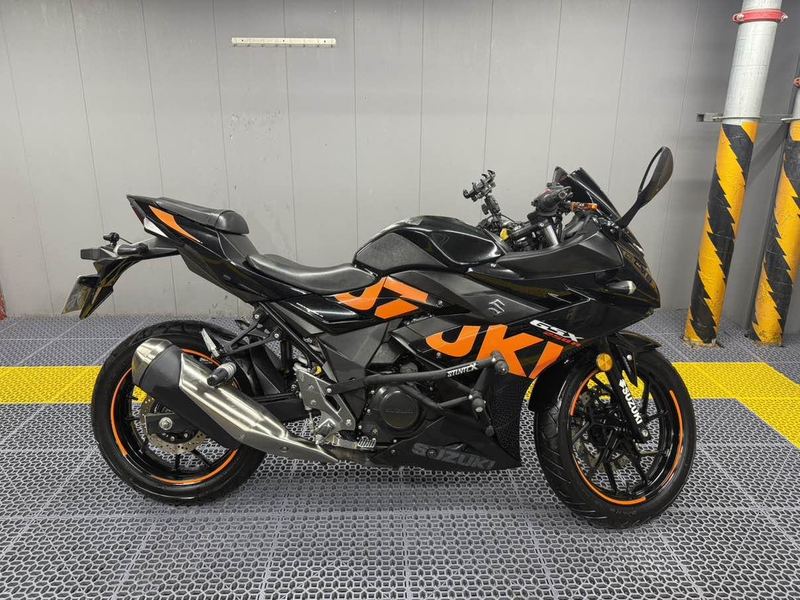 二手豪爵铃木GSX250R