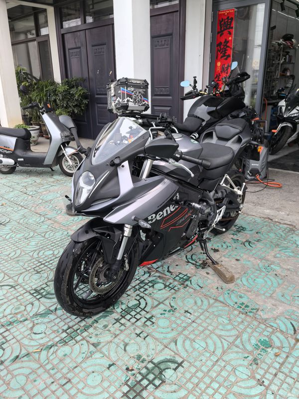 二手贝纳利龙卷风 Tornado 302R
