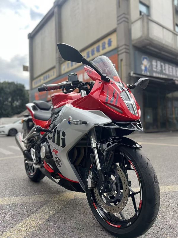 二手贝纳利龙卷风 Tornado 252R