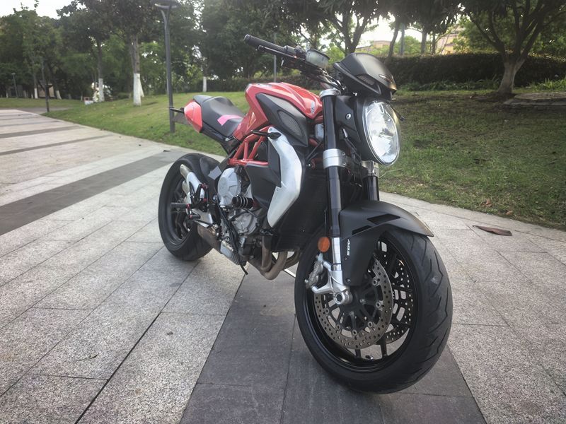二手奥古斯塔Brutale 675