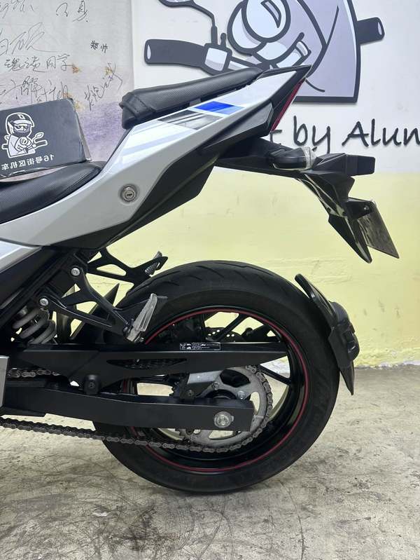二手豪爵铃木GSX250R