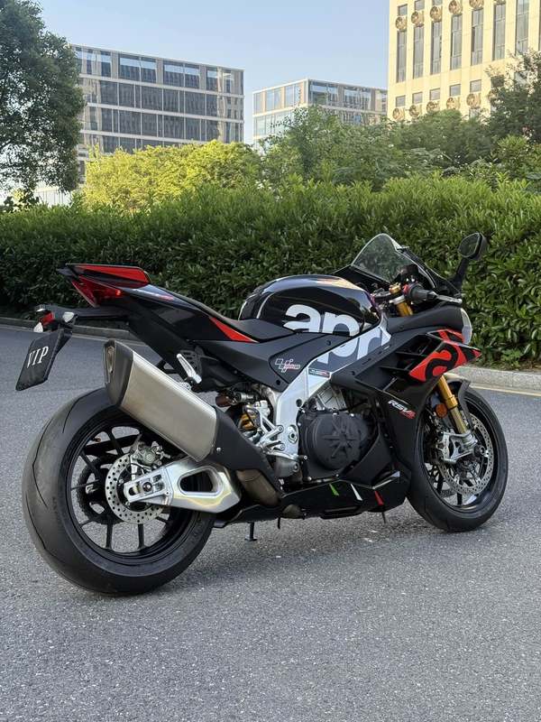 二手阿普利亚RSV4