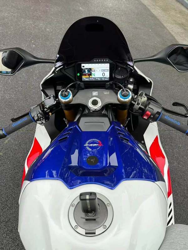 二手本田CBR 1000 RR-R