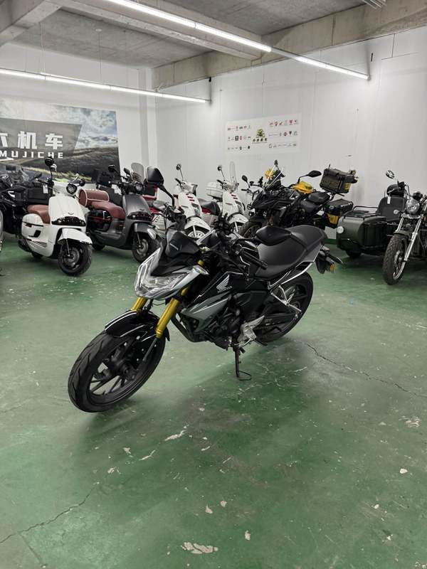 二手五羊本田CB190R 暴锋眼