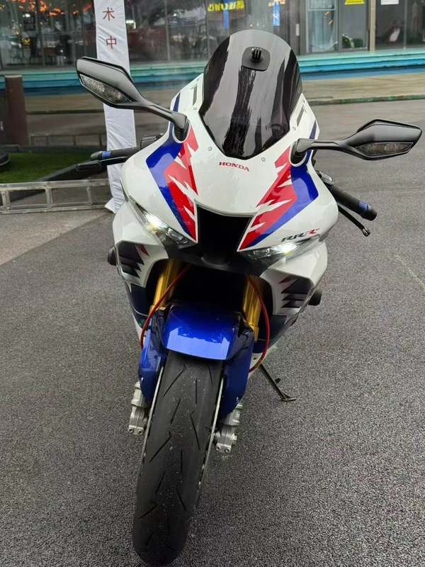二手本田CBR 1000 RR-R