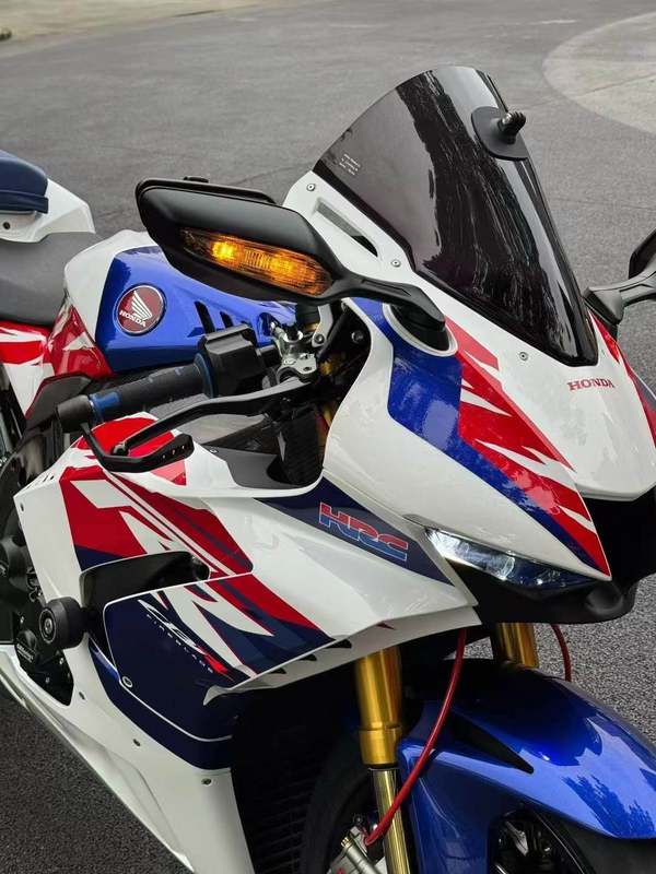 二手本田CBR 1000 RR-R