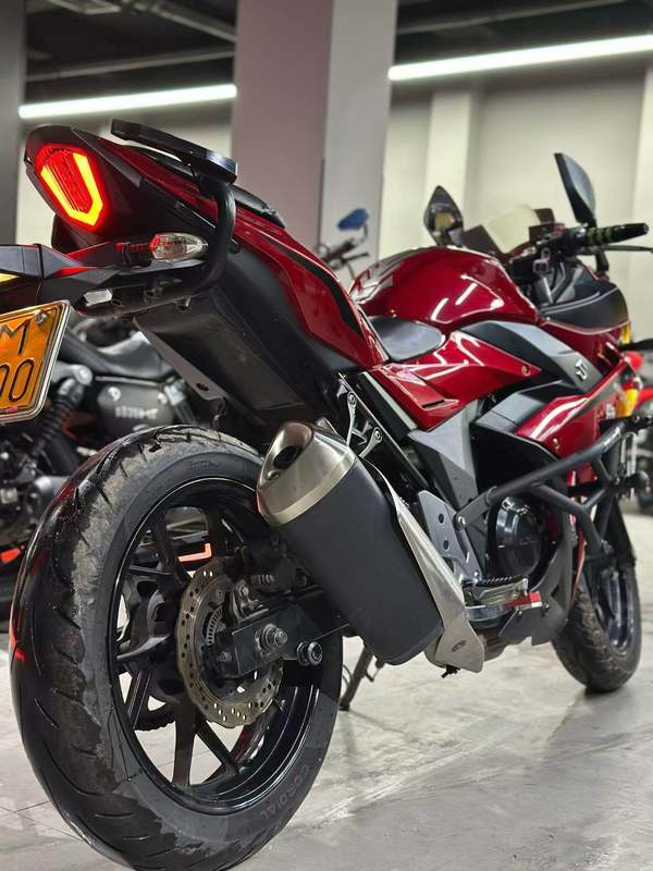 二手豪爵铃木GSX250R