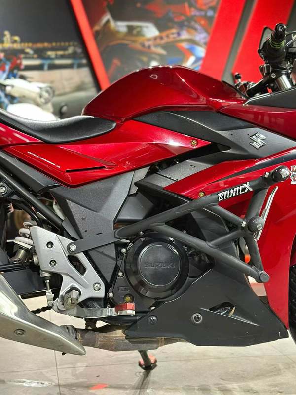 二手豪爵铃木GSX250R
