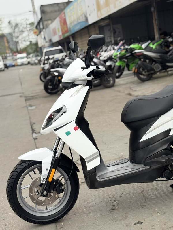二手宗申比亚乔运动健将BYQ125T-5E