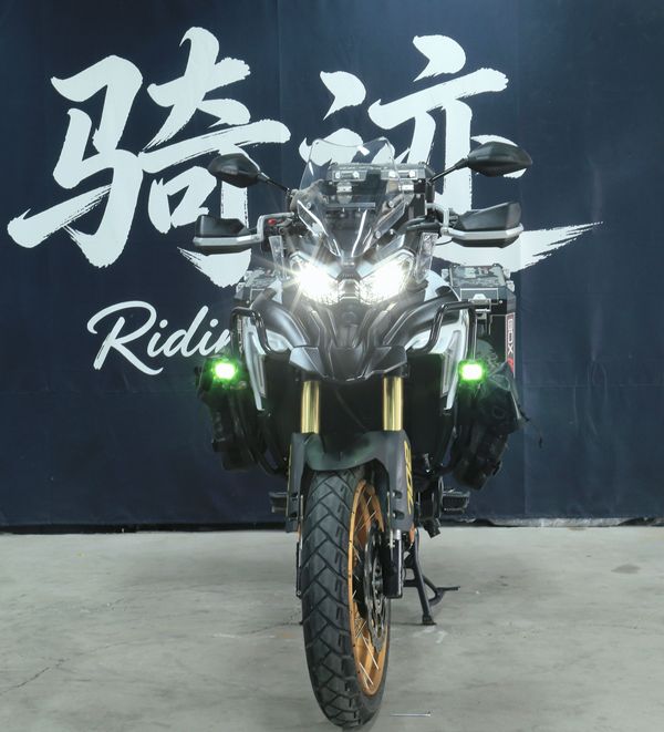 二手贝纳利TRK702