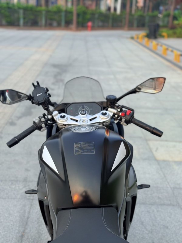 二手贝纳利龙卷风 Tornado 552R