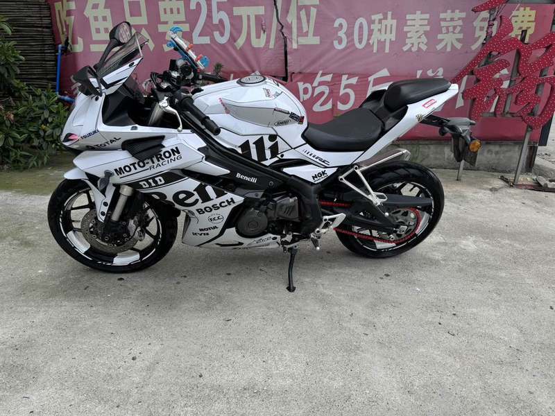 二手贝纳利龙卷风 Tornado 302R
