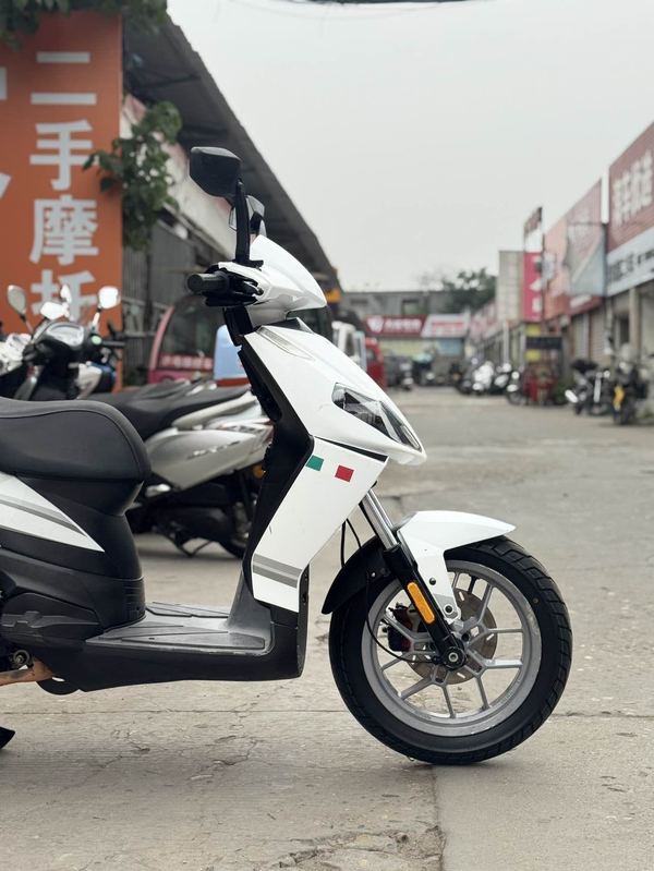 二手宗申比亚乔运动健将BYQ125T-5E
