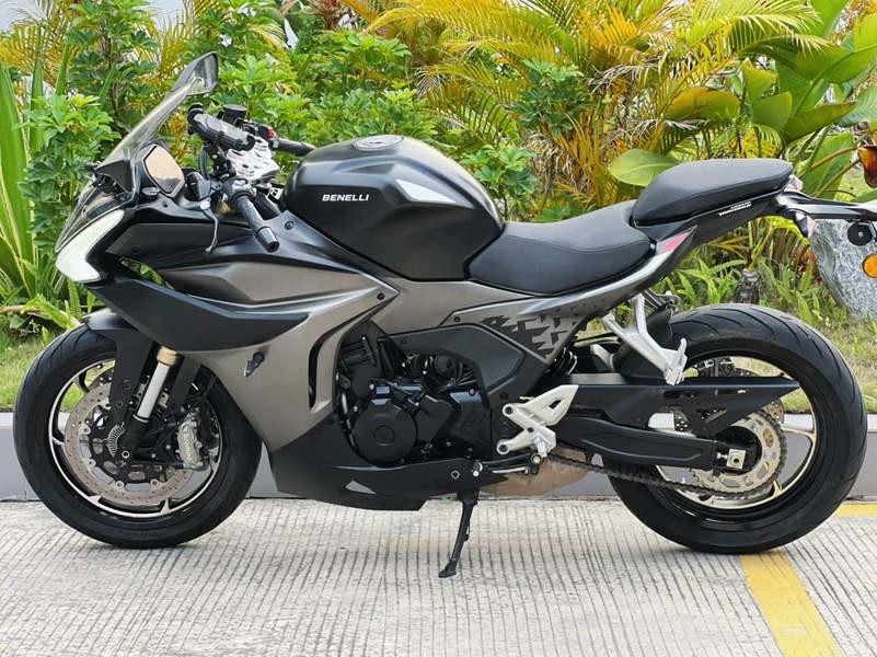 二手贝纳利龙卷风 Tornado 552R