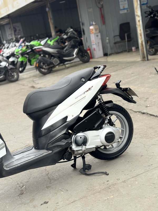 二手宗申比亚乔运动健将BYQ125T-5E