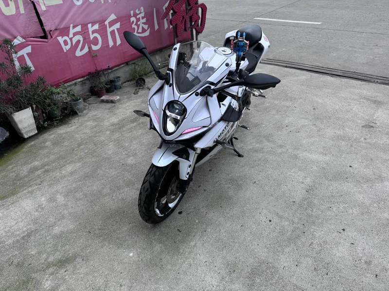 二手贝纳利龙卷风 Tornado 302R