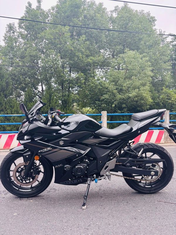 二手豪爵铃木GSX250R