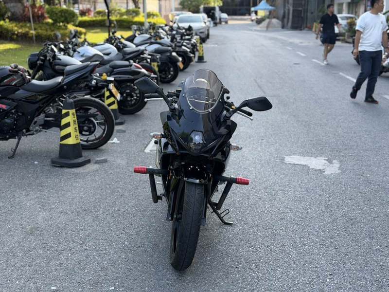 二手豪爵铃木GSX250R