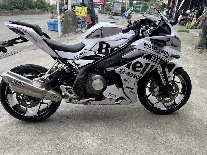 二手贝纳利龙卷风 Tornado 302R