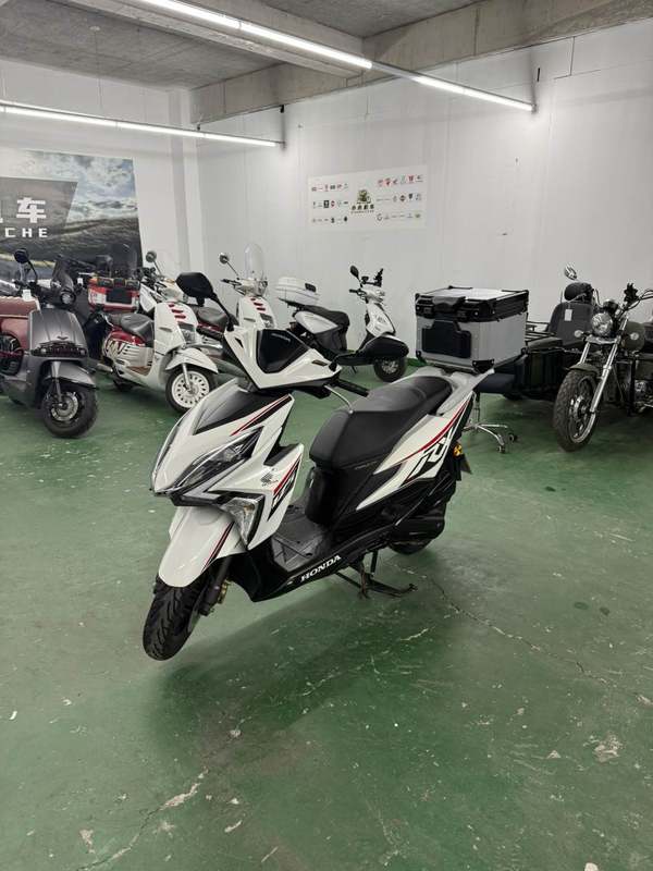 二手新大洲本田裂行 RX125Fi
