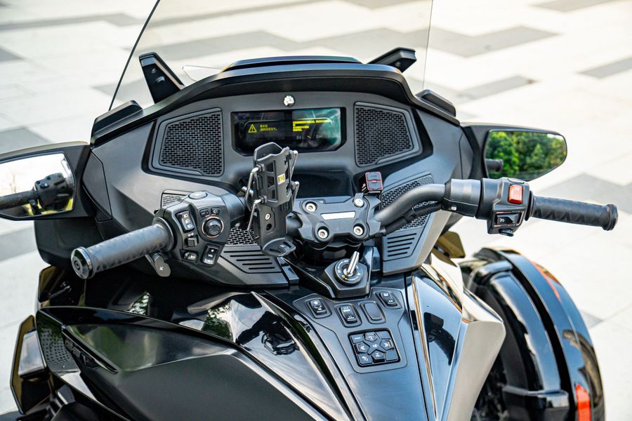 二手庞巴迪Spyder RT