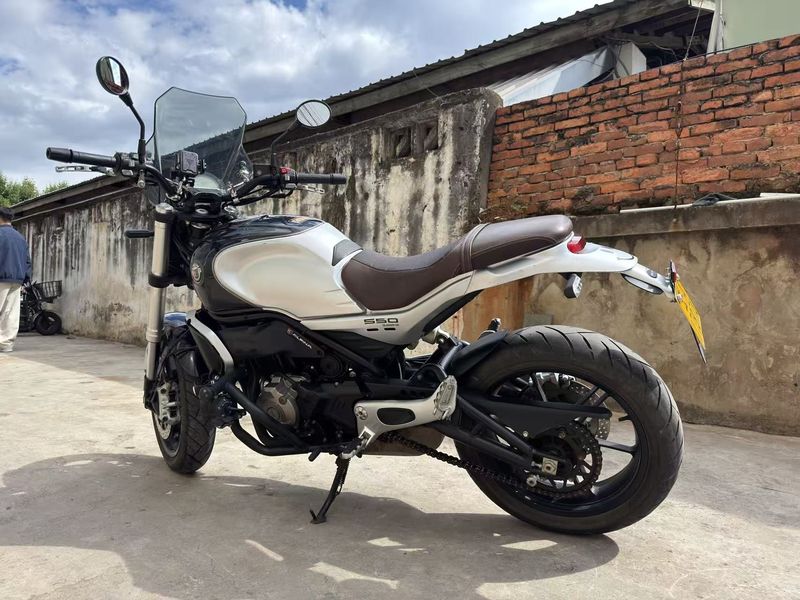 二手QJMOTOR逸550