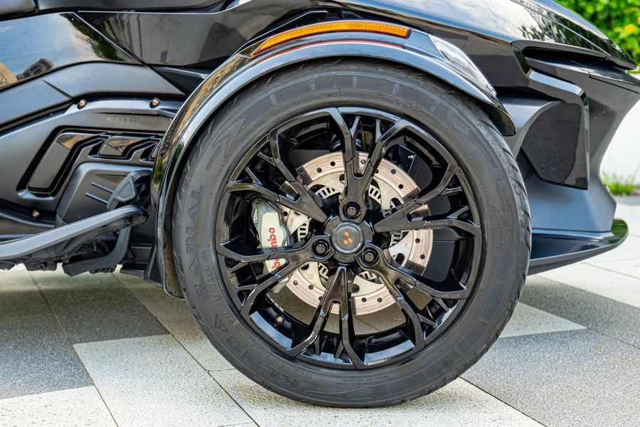 二手庞巴迪Spyder RT