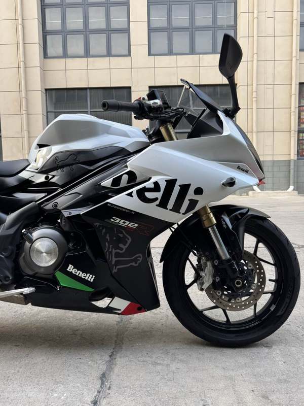 二手贝纳利龙卷风 Tornado 302R