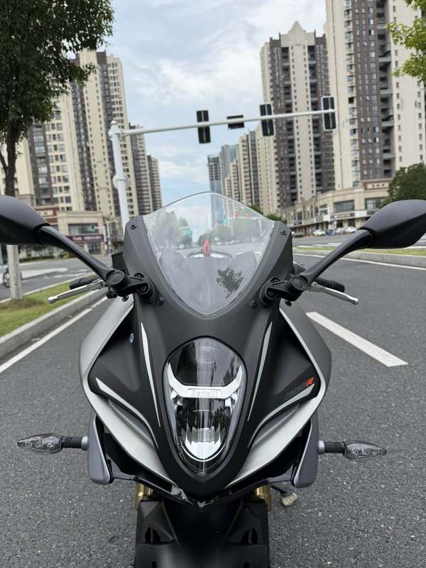 二手贝纳利龙卷风 Tornado 302R