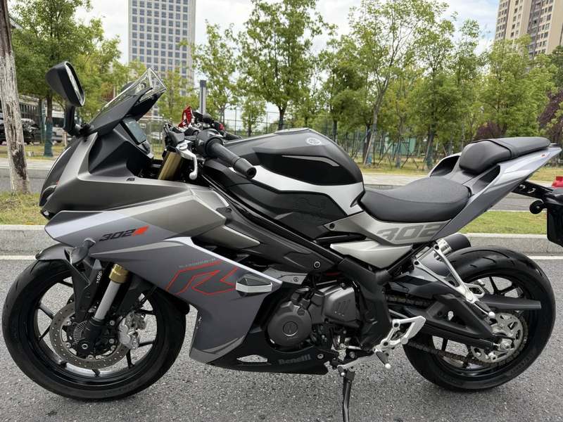 二手贝纳利龙卷风 Tornado 302R