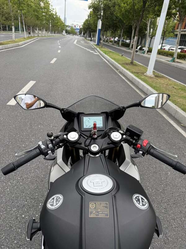 二手贝纳利龙卷风 Tornado 302R